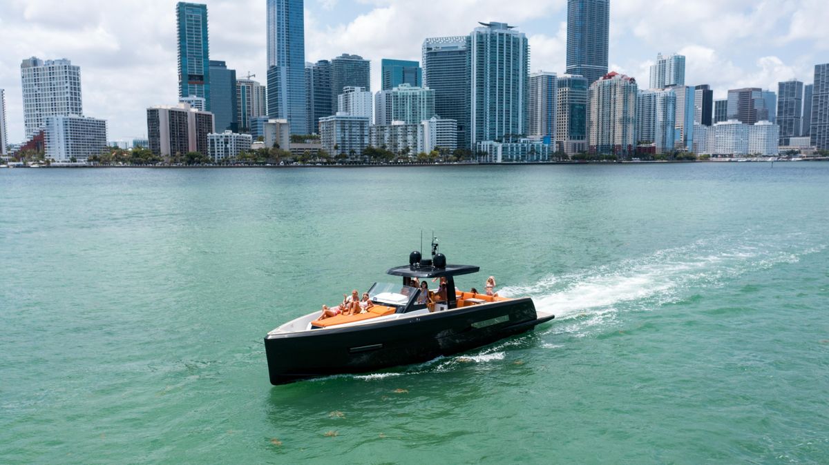 Miami Luxury Private Yacht Charter