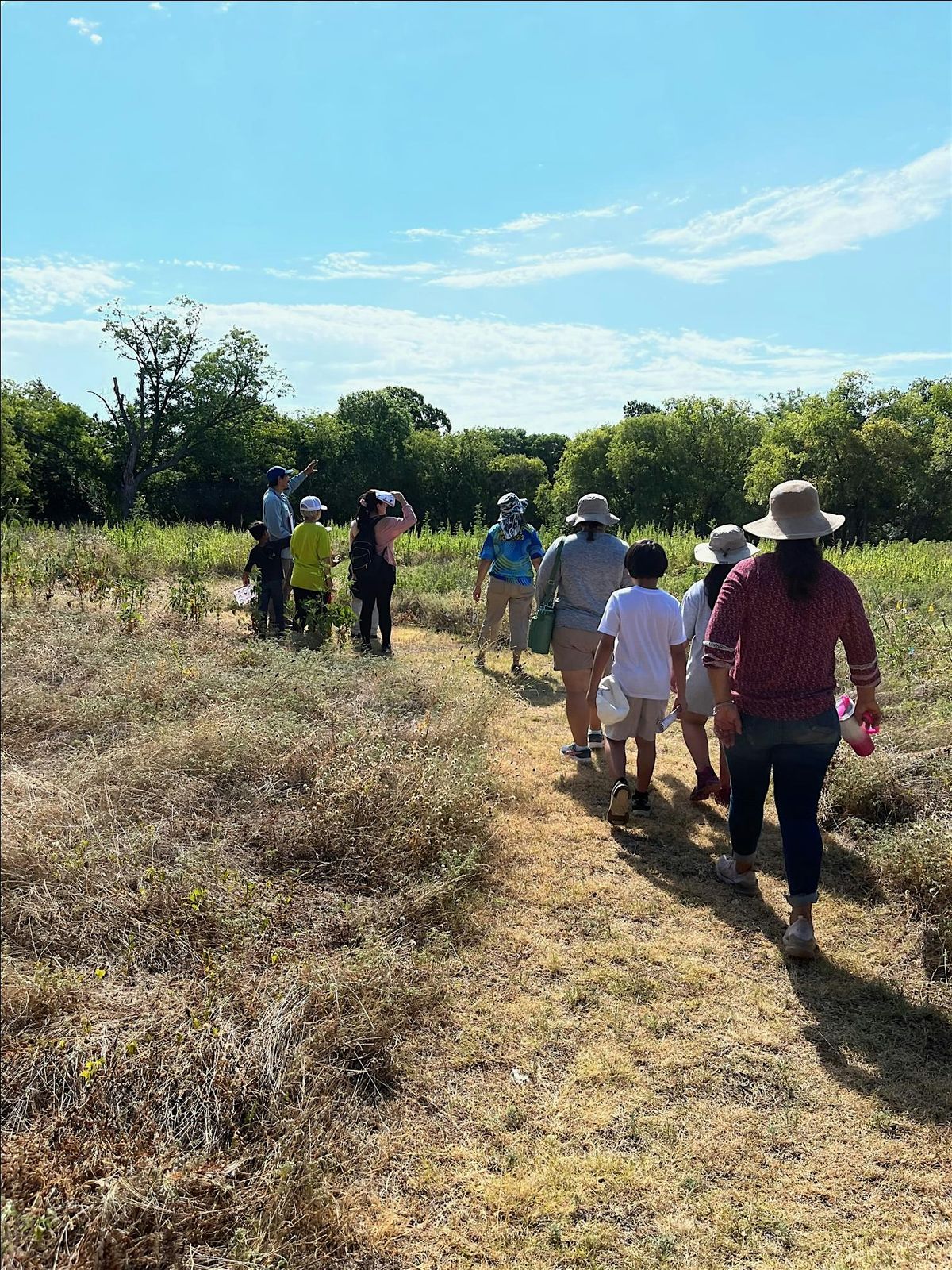 Spanish-Bilingual Hike at Cedar Ridge Preserve