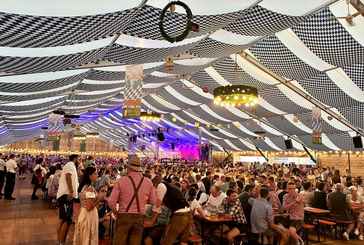 10. Karlsruher Oktoberfest mit Livemusik der Partyband Radspitz