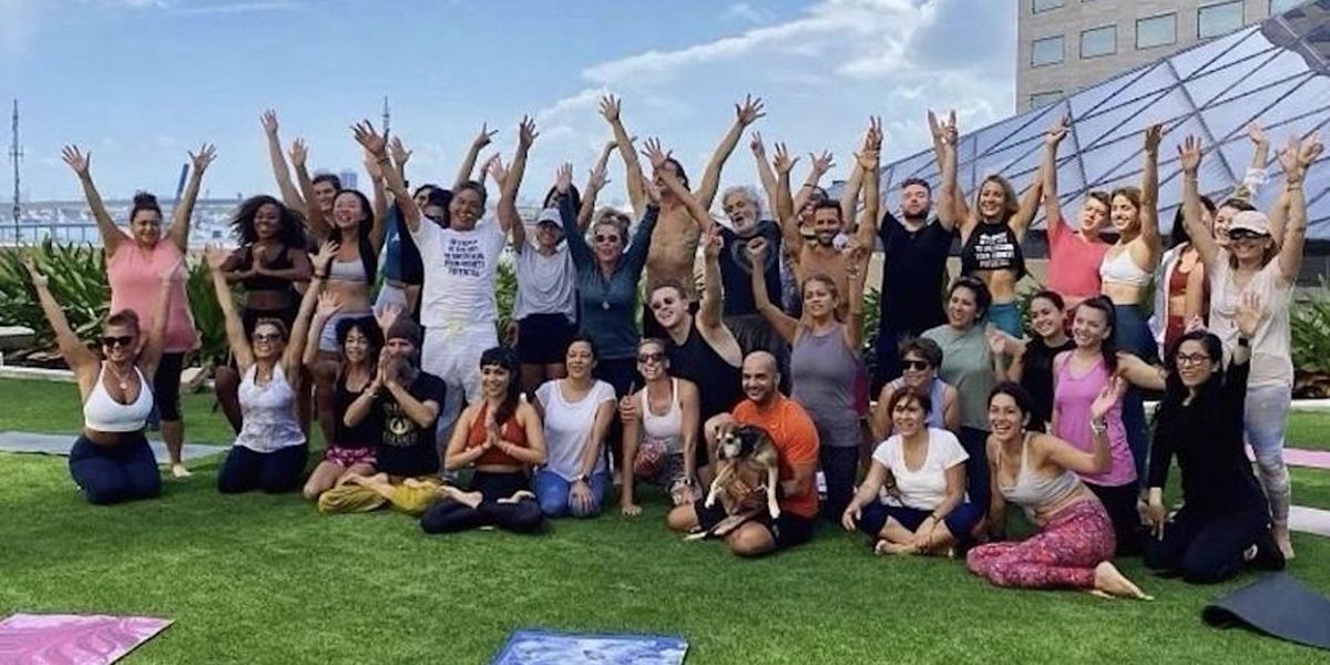 Full  Moon with Papa Guru at InterContinental Miami - Skylawn Pool Level