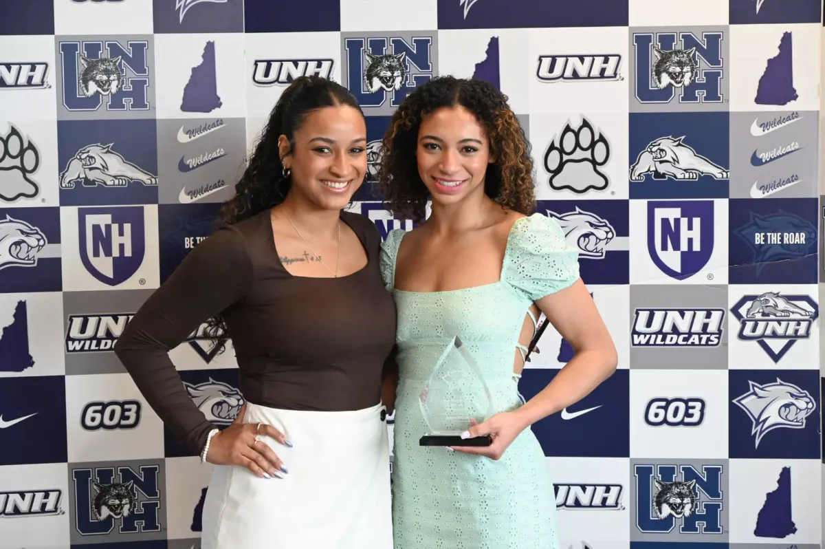 Parking Vermont Catamounts at New Hampshire Wildcats Womens Hockey