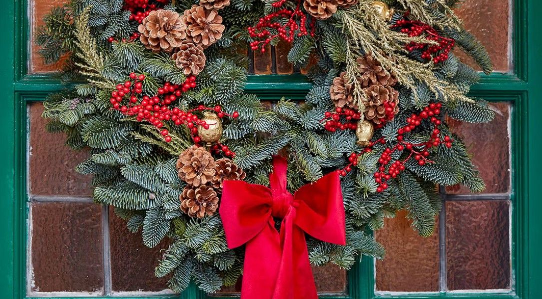 Christmas Wreath Making with Mulled Wine and Minced Pies around the Fire (adult only event)