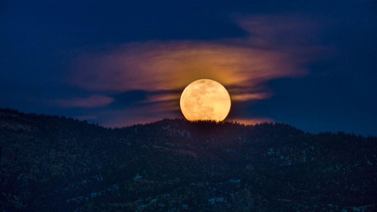 Nearly Full Moon Hike and Observatory Moon Viewing