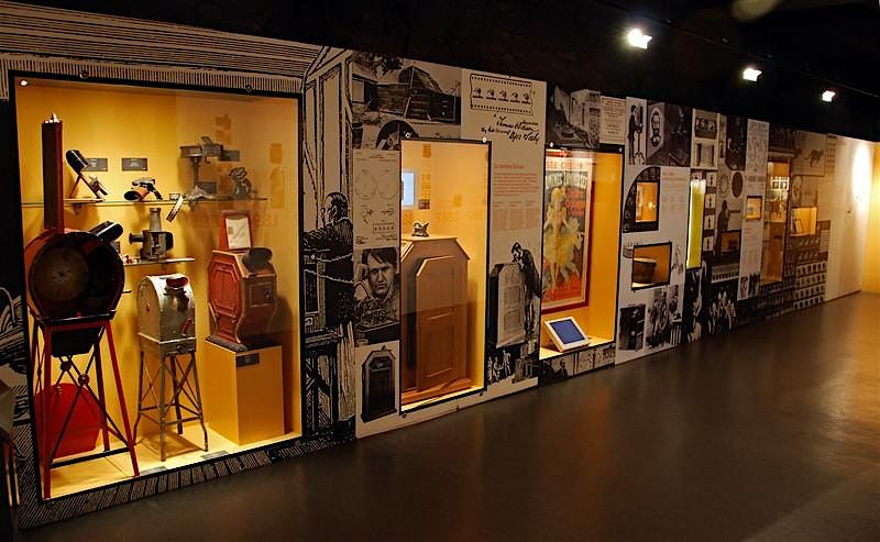 Entrada al Museo del Cine de Girona