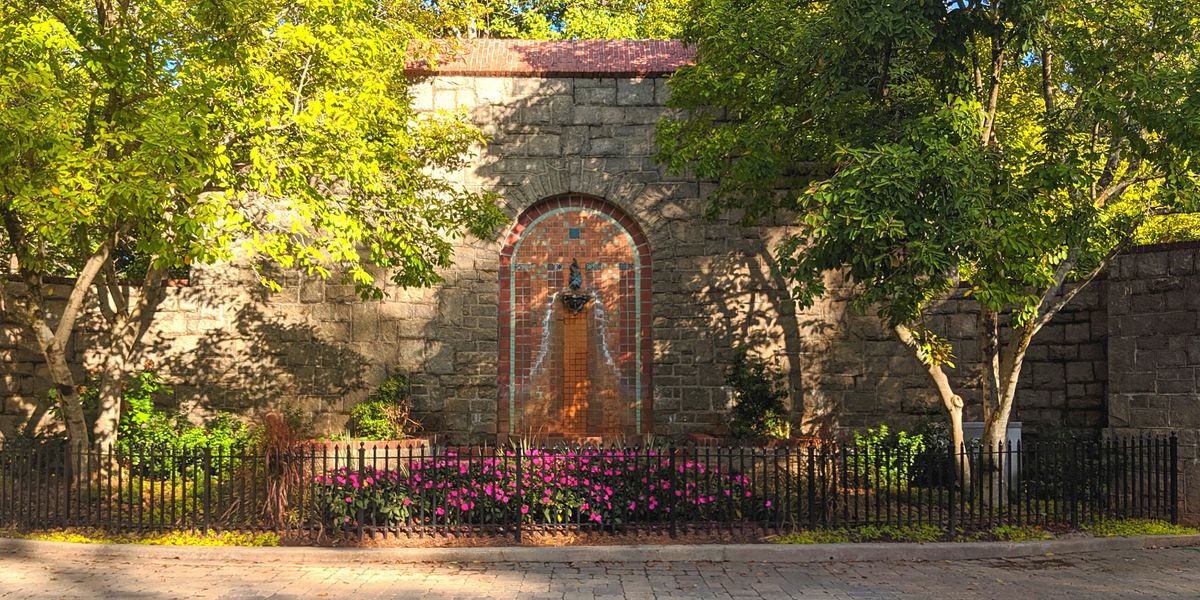 Grant Park: Trees, Trails, History and Architecture