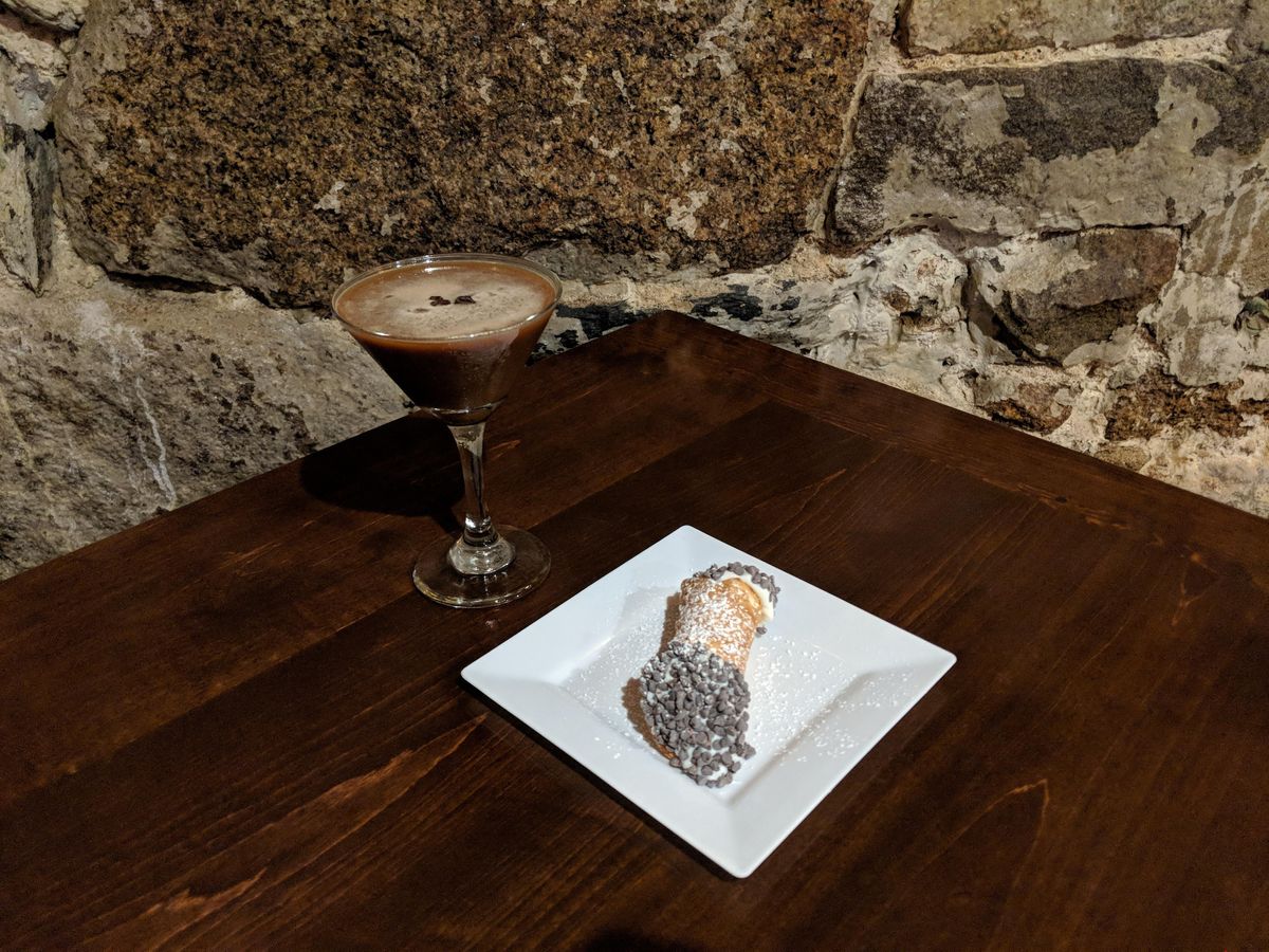 Cocktails & Cannoli: Boston's North End Dessert Tour