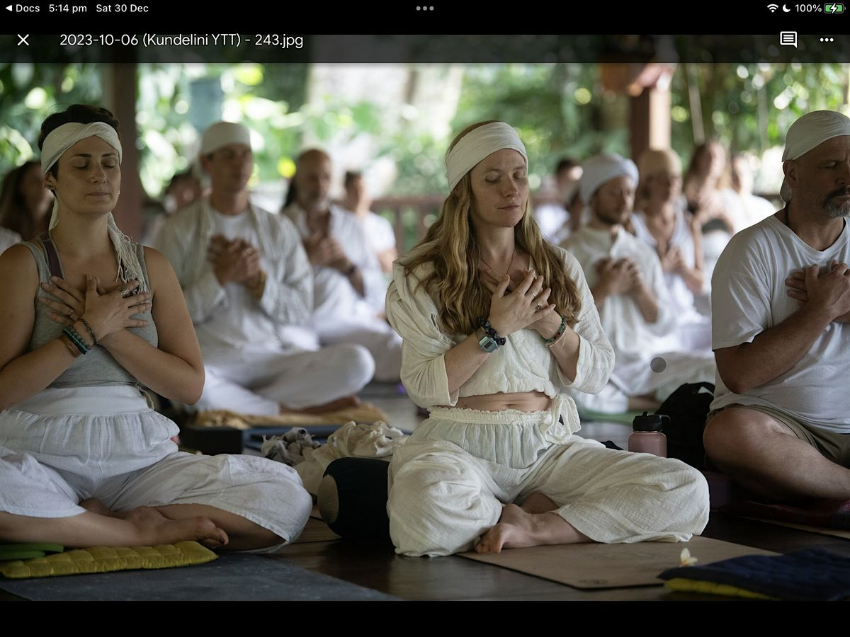 Kundalini Yoga Class - Yugen Yoga Leek