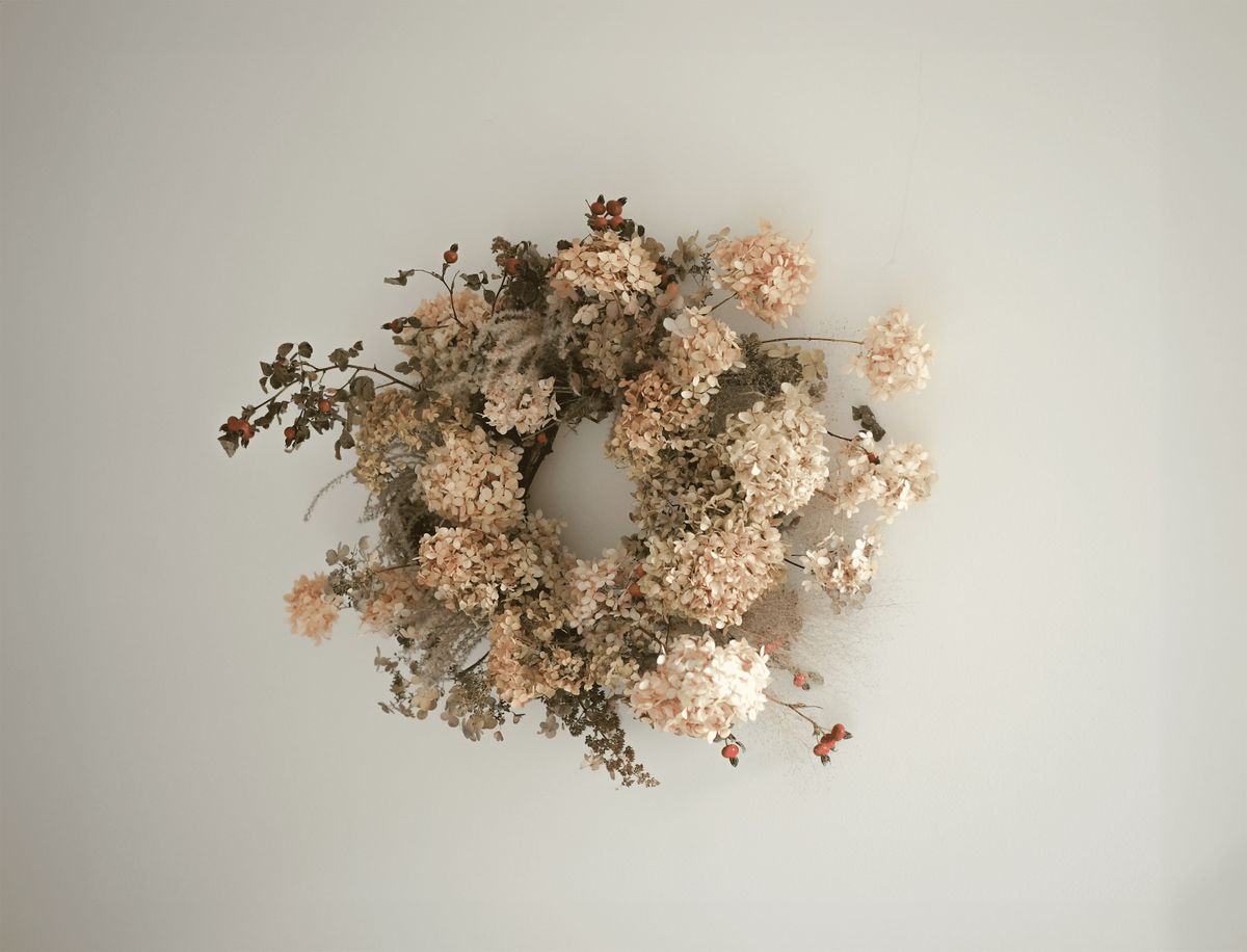 Learn How to Design and Make a Wreath with Bloomi\u00e9r