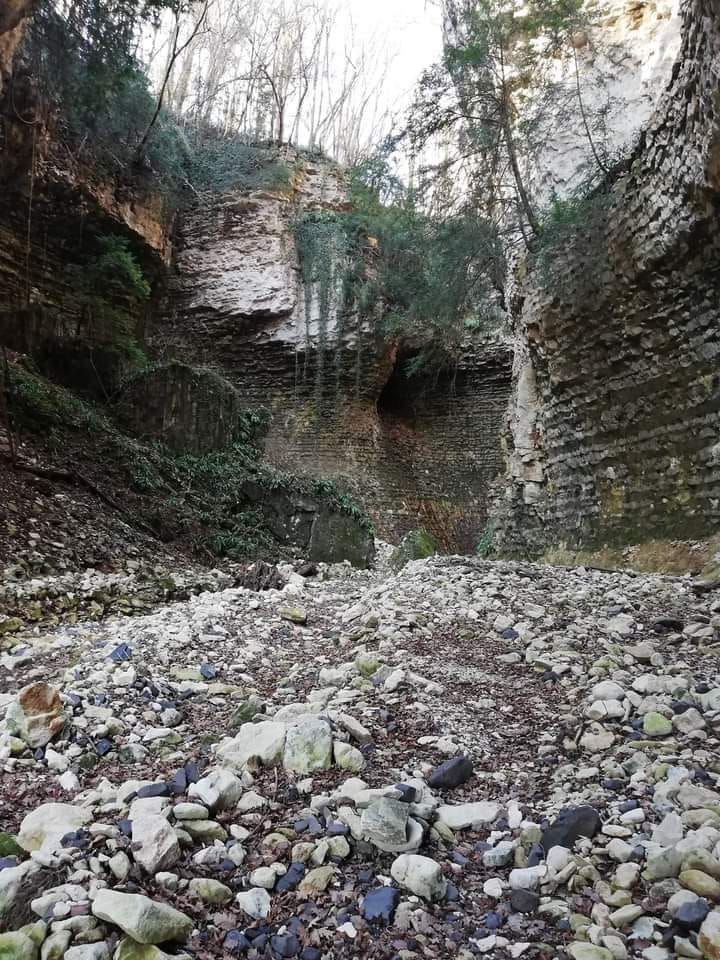 Vajo Borago e cave delle Ongarine, meraviglie alle porte di Verona