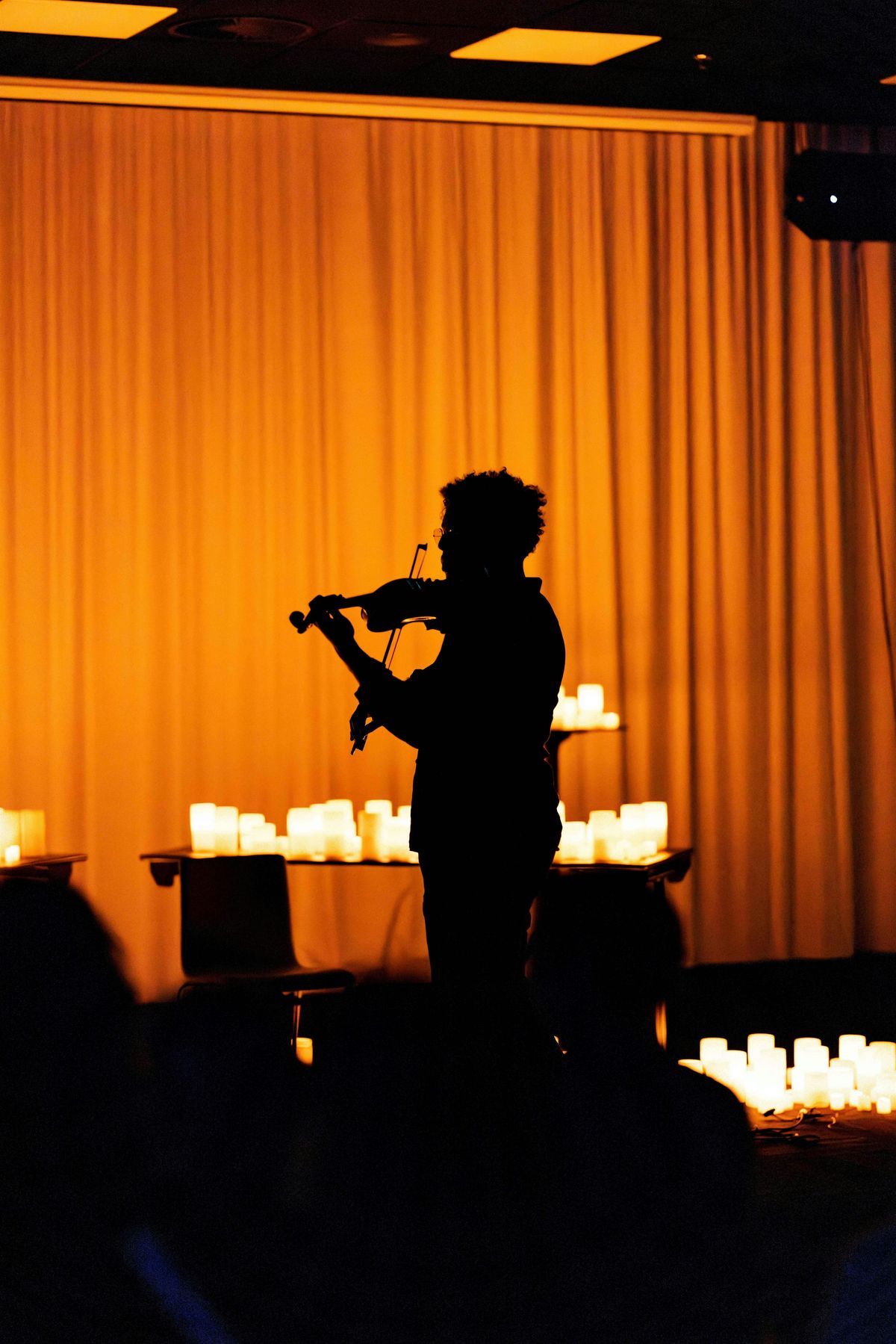 CANDLE LIT BY MEETTHESOCIAL CONCERT