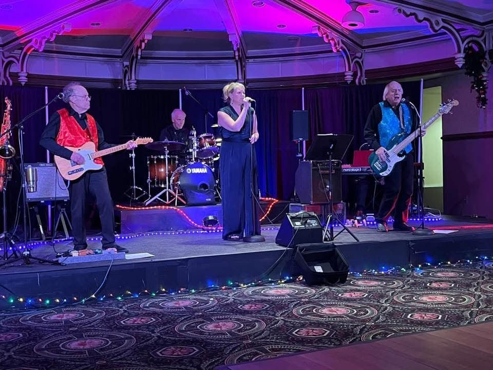 Retroactive Band\u2019s debut @ Heather\u2019s Caf\u00e9!