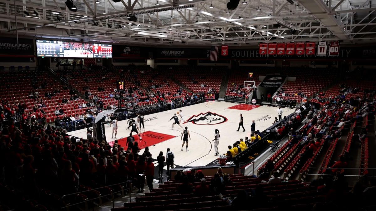 Parking Utah Valley Wolverines at Southern Utah Thunderbirds Womens Basketball