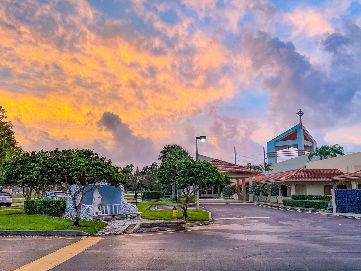 Rosario de la Aurora (Rosary at Dawn)