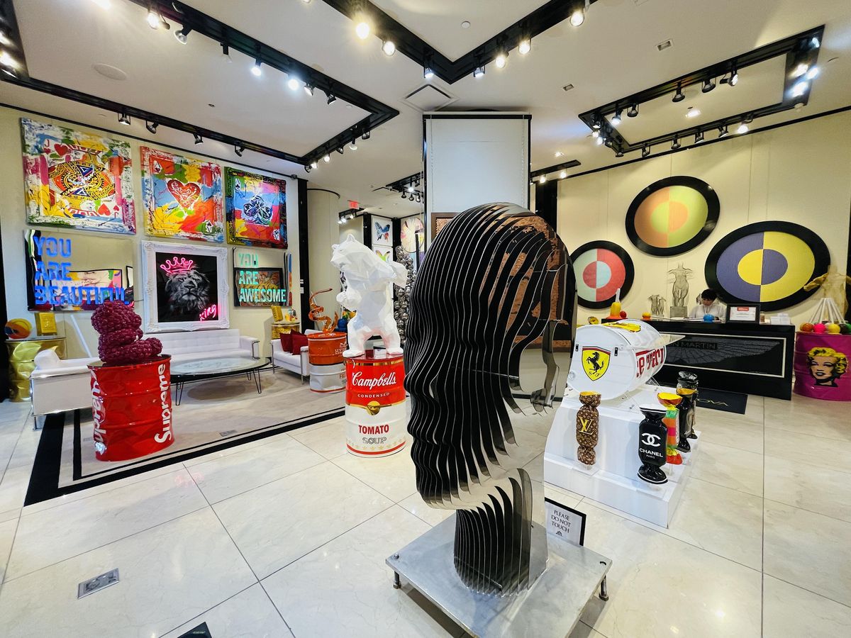 Art Exhibition of Pop and Contemporary Artists at The Shops at Crystals