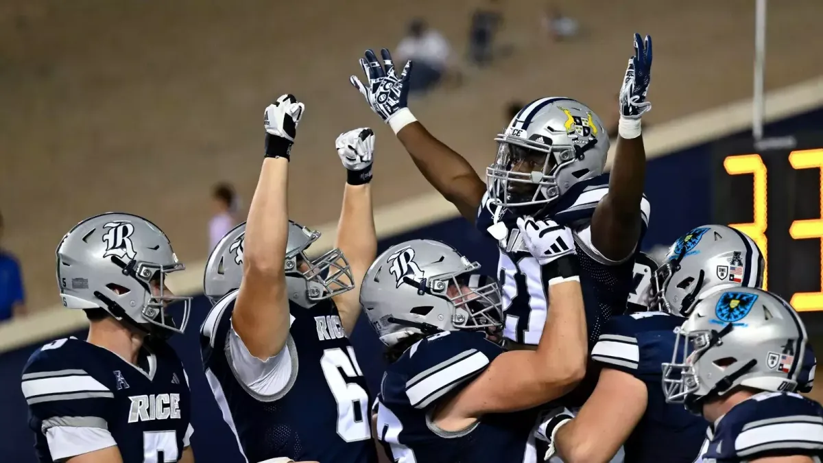 Parking UConn Huskies at Rice Owls Football