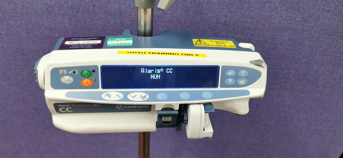 Alaris CC (PAEDS\/NEONATAL) Syringe Pump - AT\/A - QMC