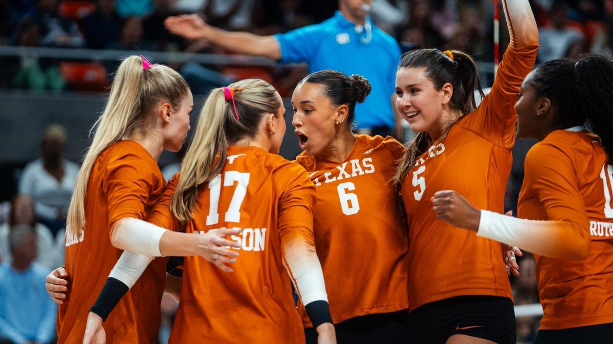Parking Texas Longhorns at Alabama Crimson Tide Womens Volleyball