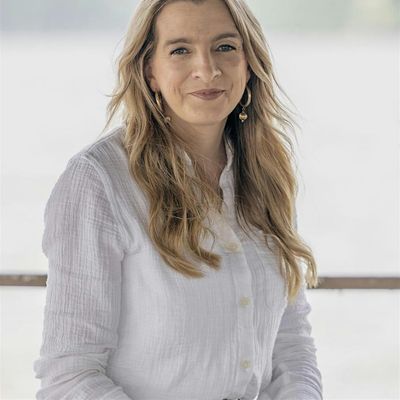 April Southers-Lake Homes Realty