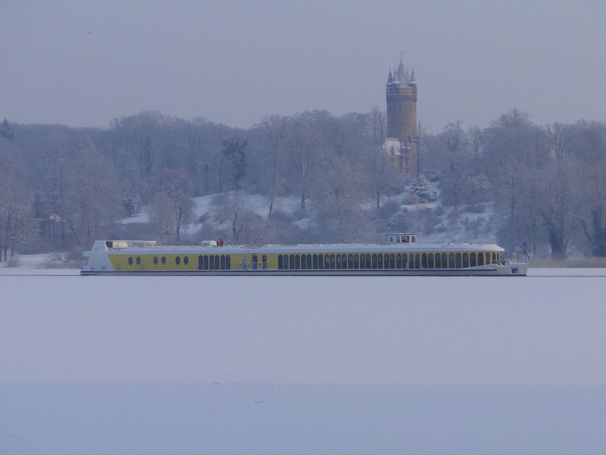 Neujahrsbrunch auf der MS Sanssouci - Mit Begr\u00fc\u00dfungssekt und Feinschmecker-Buffet