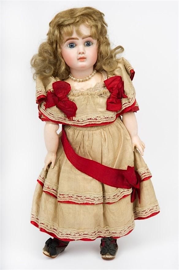 Weekday Wonders: Discovering Dolls