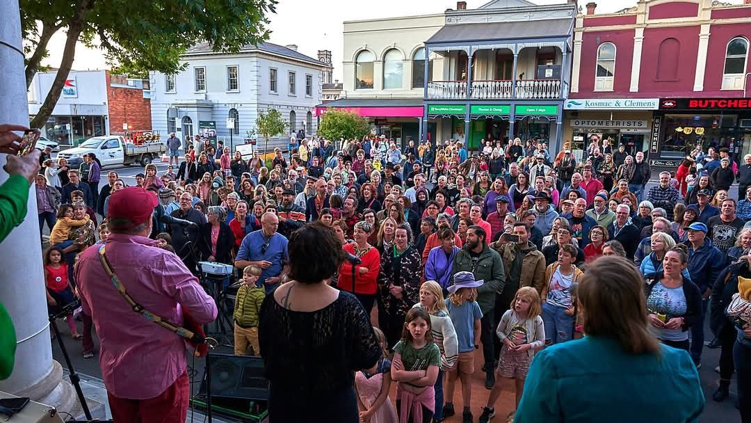 PubSing STREET SING - for Castlemaine Fringe Festival 