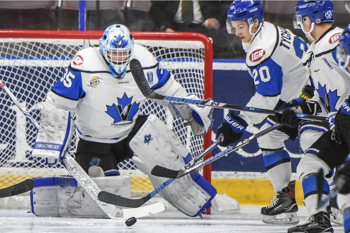 Okotoks Oilers at Penticton Vees