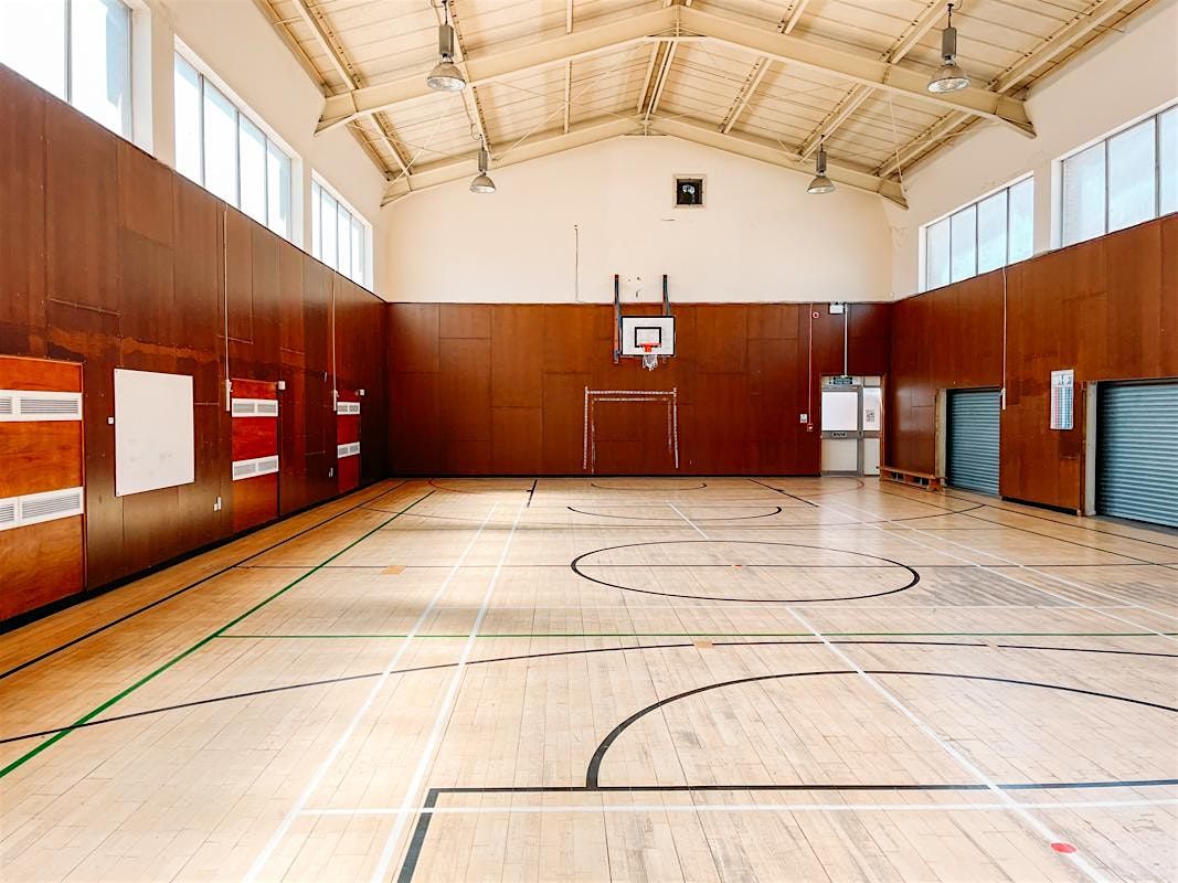 Beginner Indoor Women's Football 5 aside @E16 4NP\u26bd\u2764\ufe0f