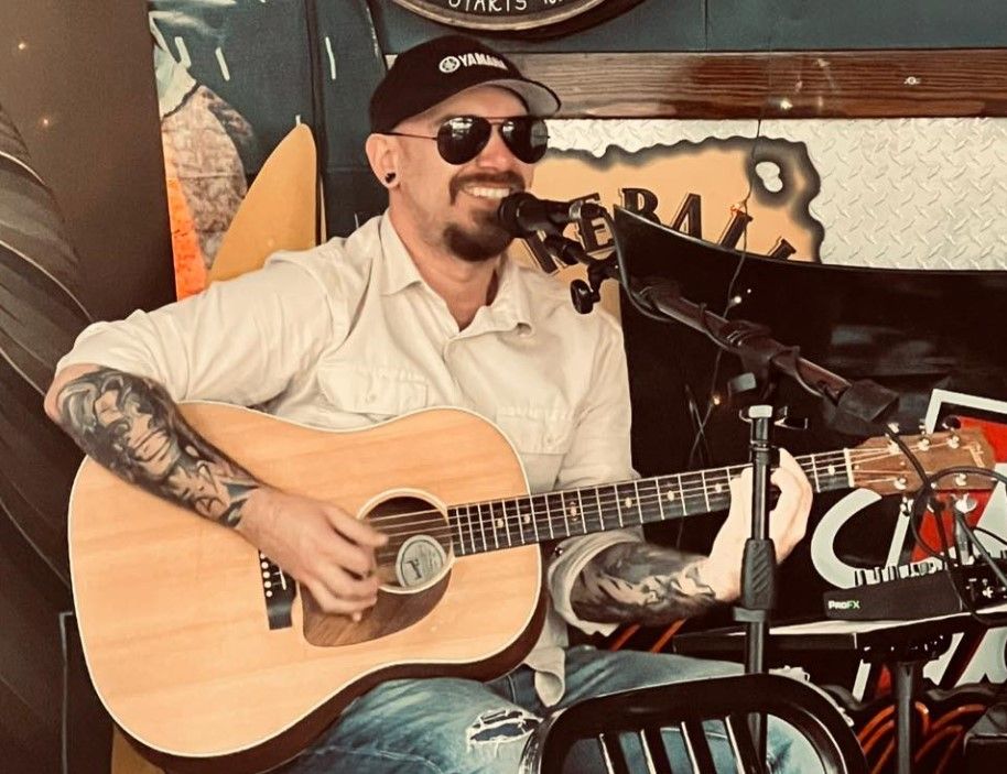 Tyler Lowman - Acoustic Night @ Southern Roots Tavern