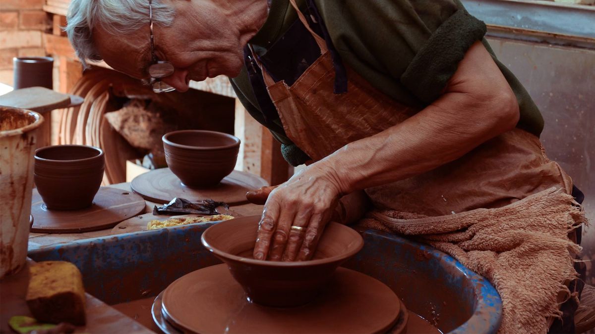 Weekend Pottery Throwing Class
