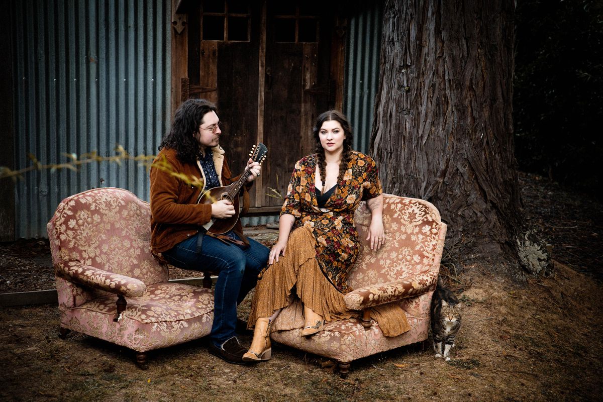 Looking Glass Coffee Dinner Concert Series with The W Lovers, Looking