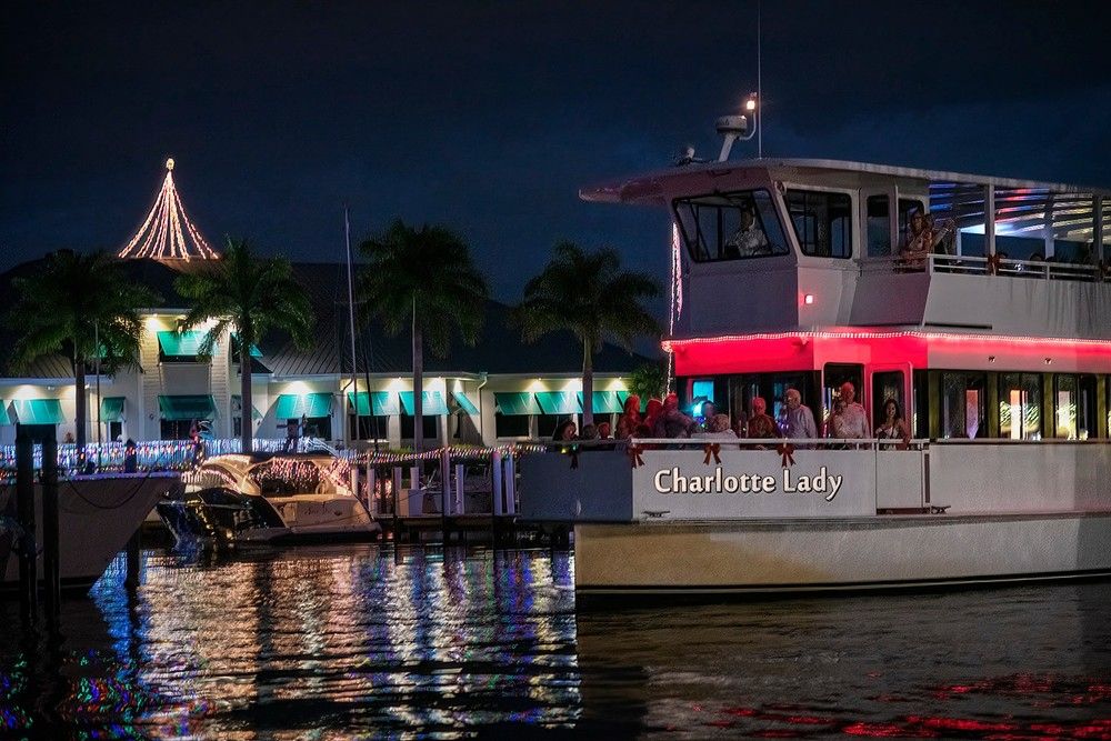 Christmas Light Canal Cruise & Dinner at Fishermans Village