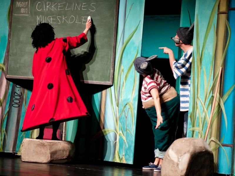 IKAST Bibliotek - Teater Next "Cirkelines Museskole" (3-9 \u00e5r)