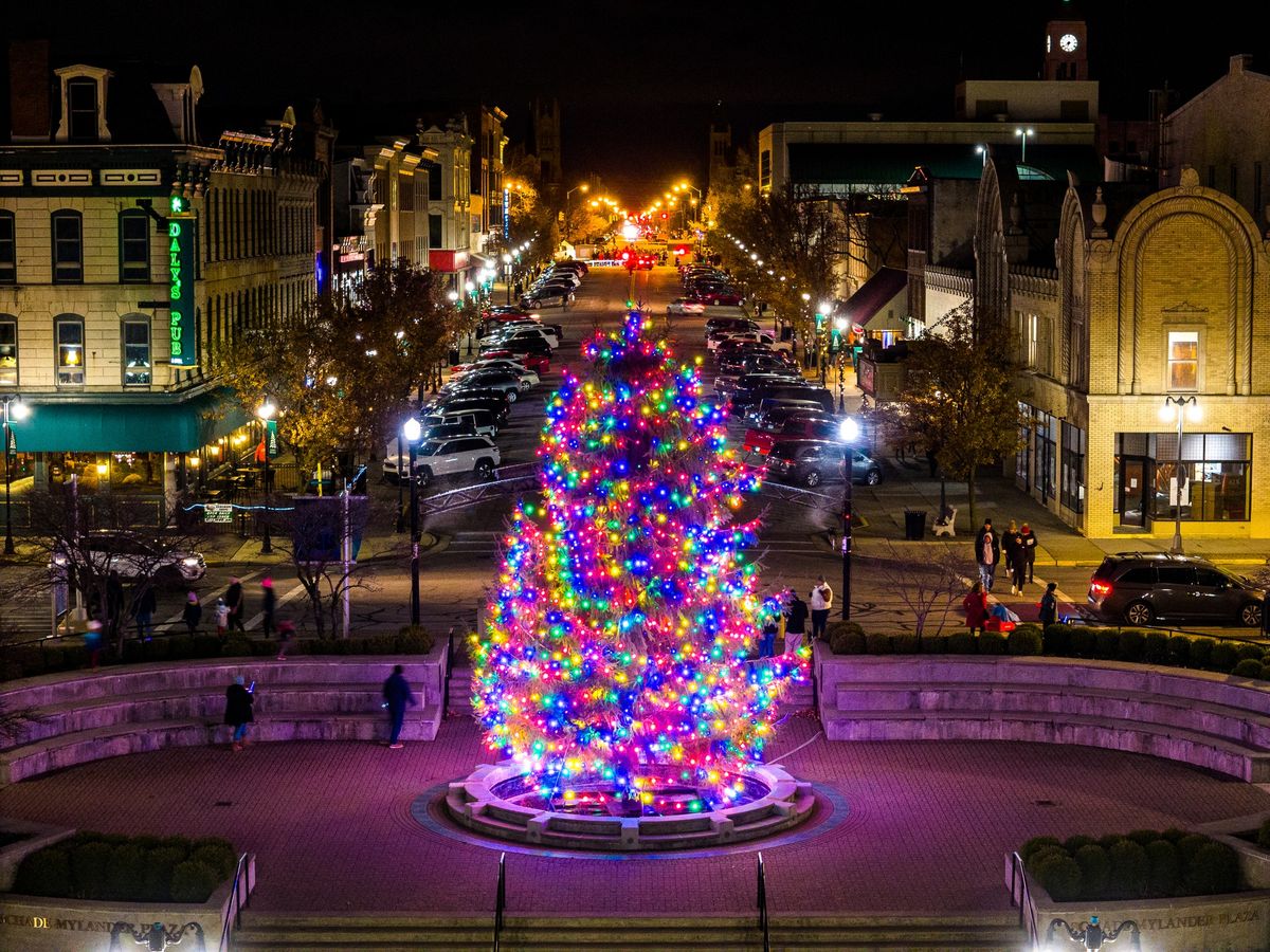 Sandusky Christmas Market Tree Lighting \ud83c\udf84