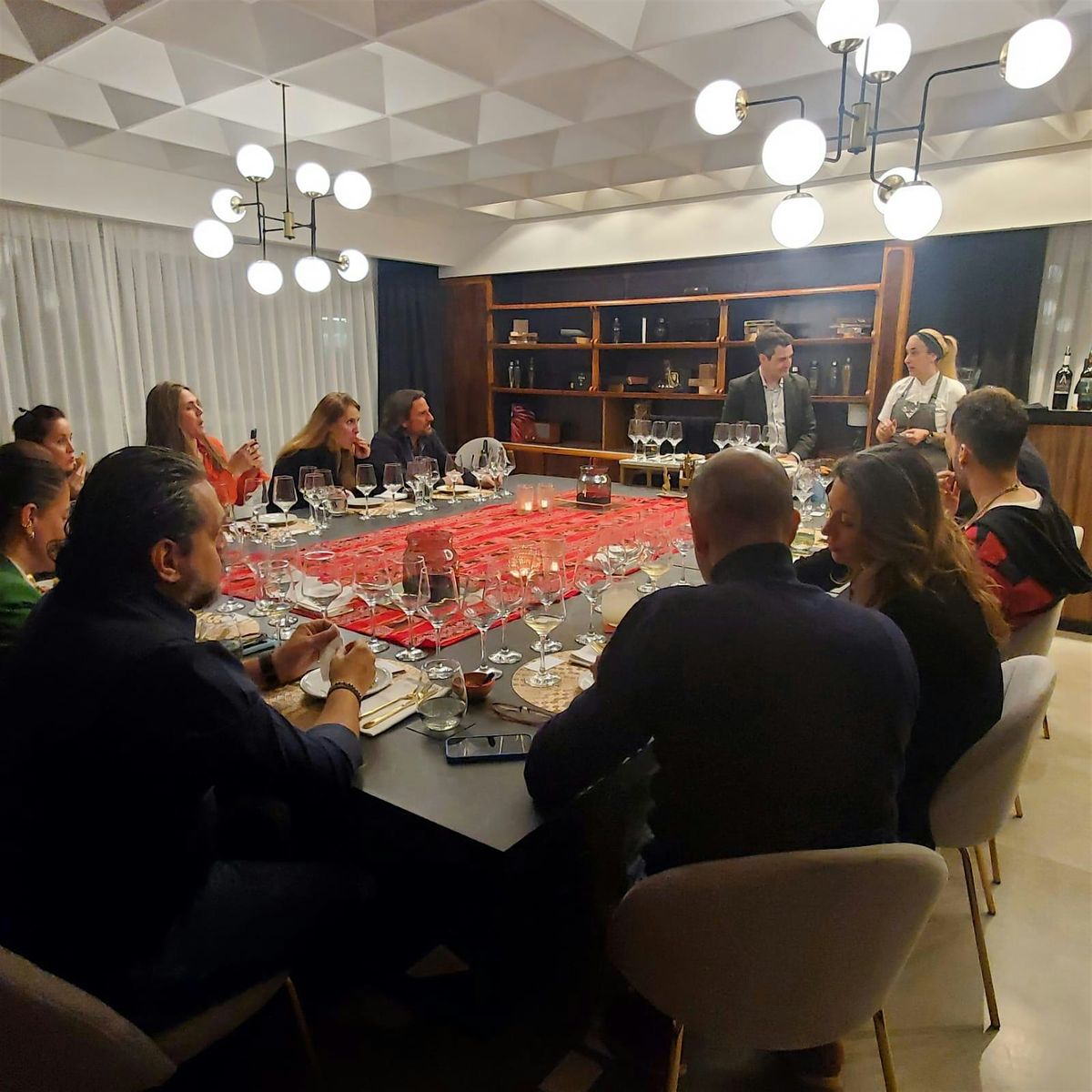 Degustaci\u00f3n Exclusiva de Vinos de Espa\u00f1a con Cena por pasos