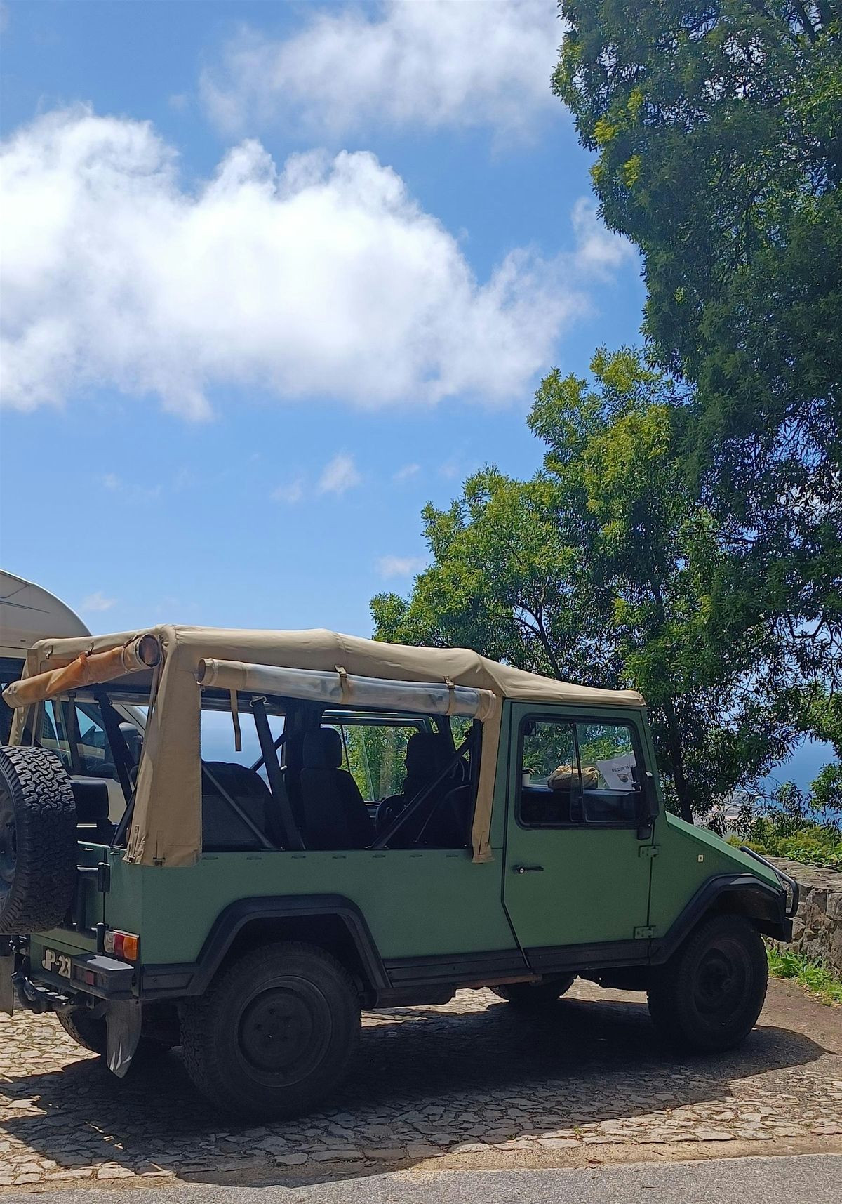 Jeep Sintra Cascais Tour