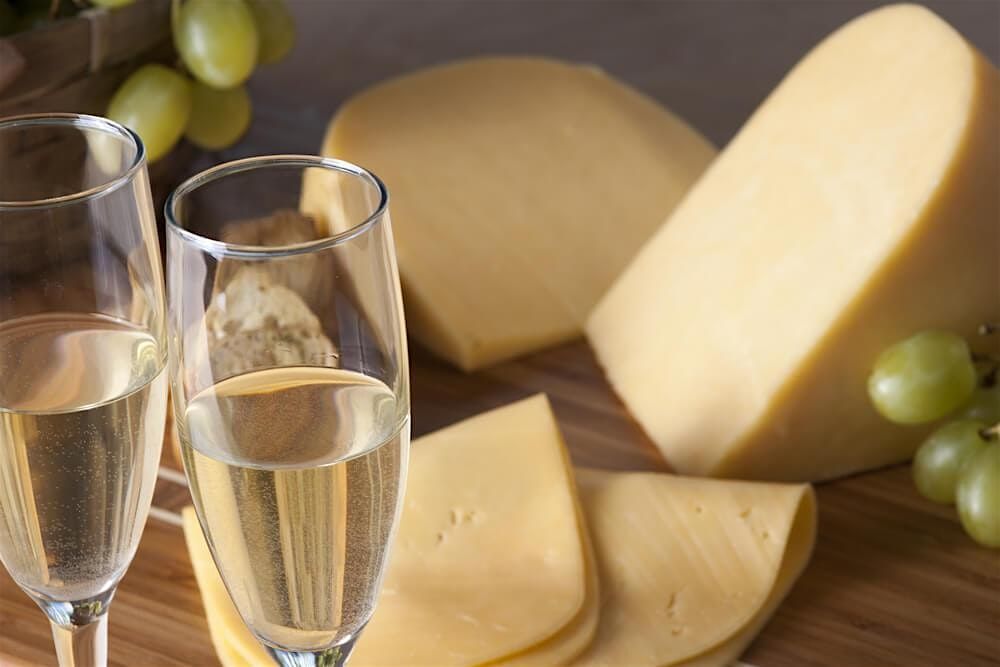 Wine and Cheese Tasting Featuring 6 Sparkling Wines Paired with all Canadian Cheese