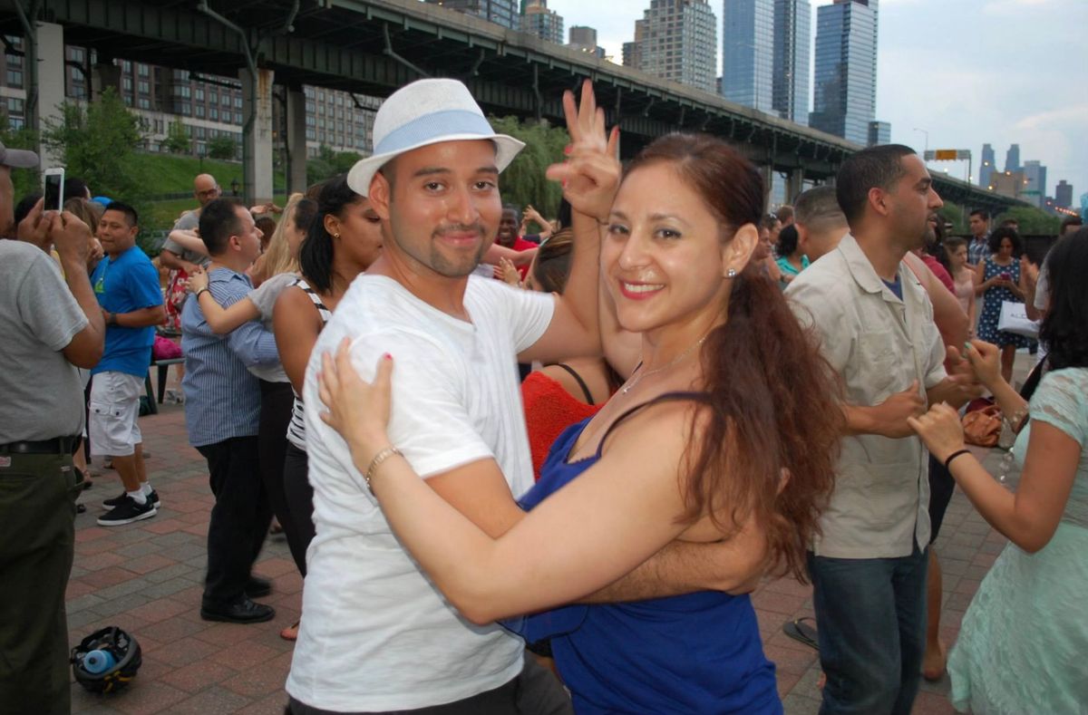 Free outdoor Latin dancing on Pier i