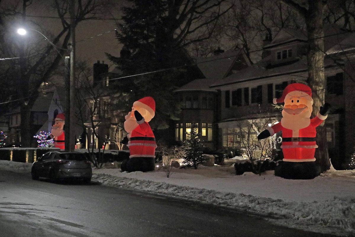 *Sold Out* Holiday Lights Walk Through Rosedale
