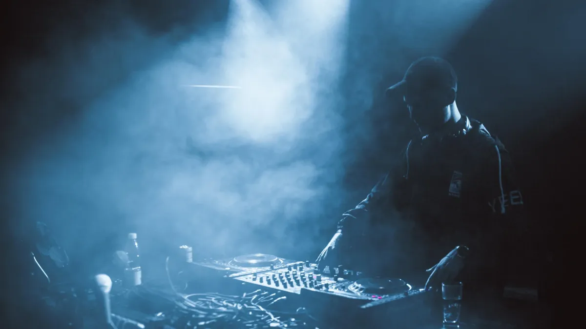 Skeler, Atura in Brooklyn