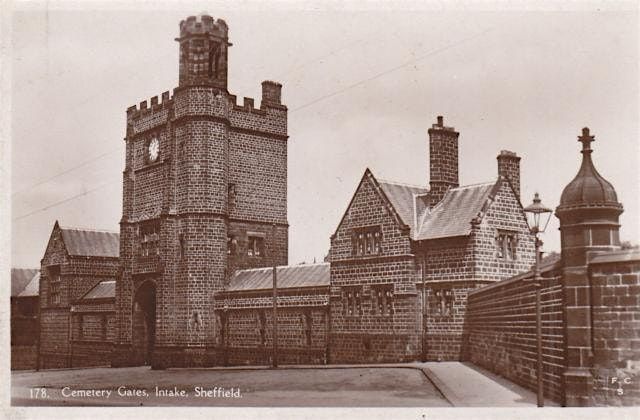 A Walking Tour of City Road Cemetery