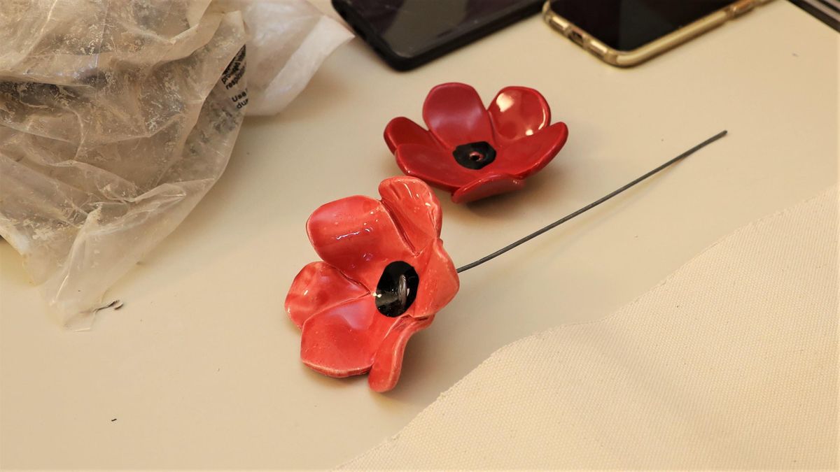 Stratford Remembers: Do You Want to Make a Poppy