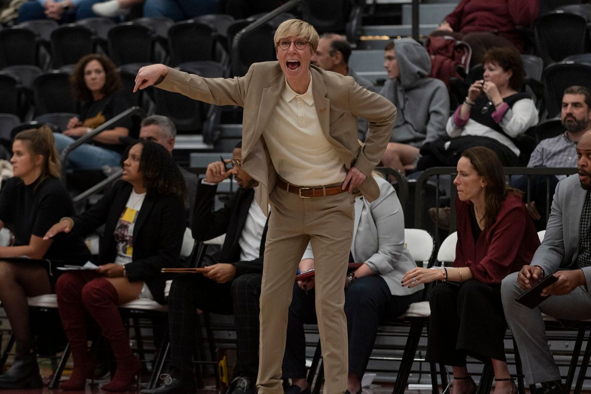 St. Bonaventure Bonnies at George Washington Revolutionaries Womens Basketball at Charles E. Smith Center