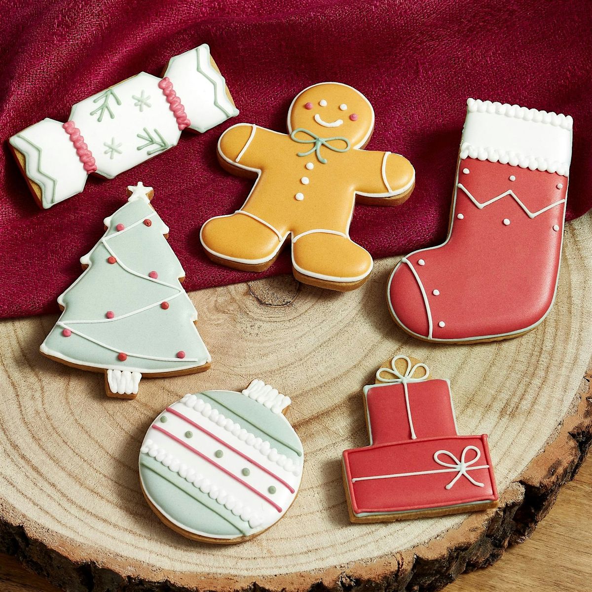 Christmas biscuit icing masterclass for children over 8 years old