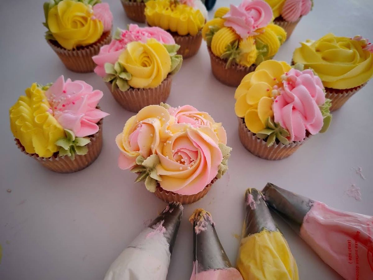 Cupcake Baking and Decorating basics class (Beginner-Friendly) 