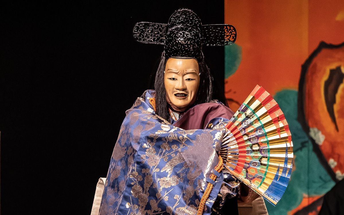 West meets East through the World of Noh