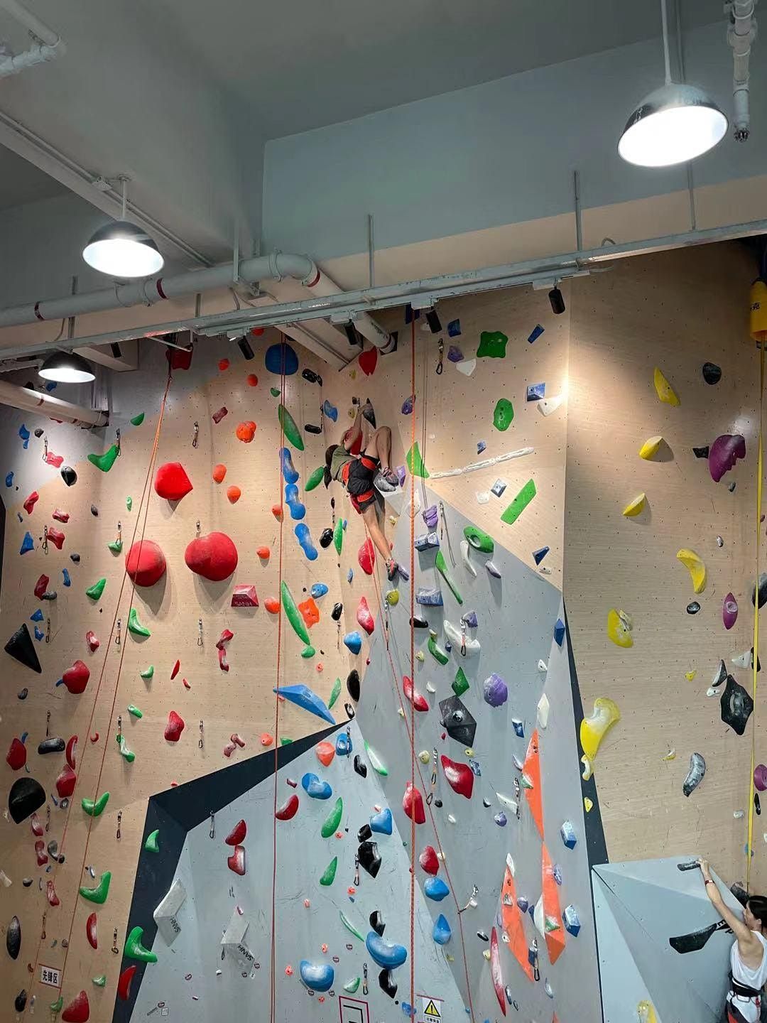 ANU Shenzhen Study Hub Sport Day -  Bouldering \u6df1\u5733\u5b66\u4e60\u7a7a\u95f4\u8fd0\u52a8\u65e5\uff1a\u6500\u5ca9