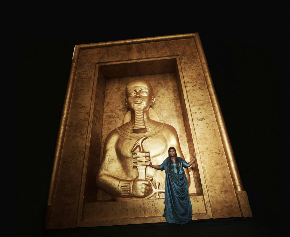 Met Opera Live in HD-AIDA