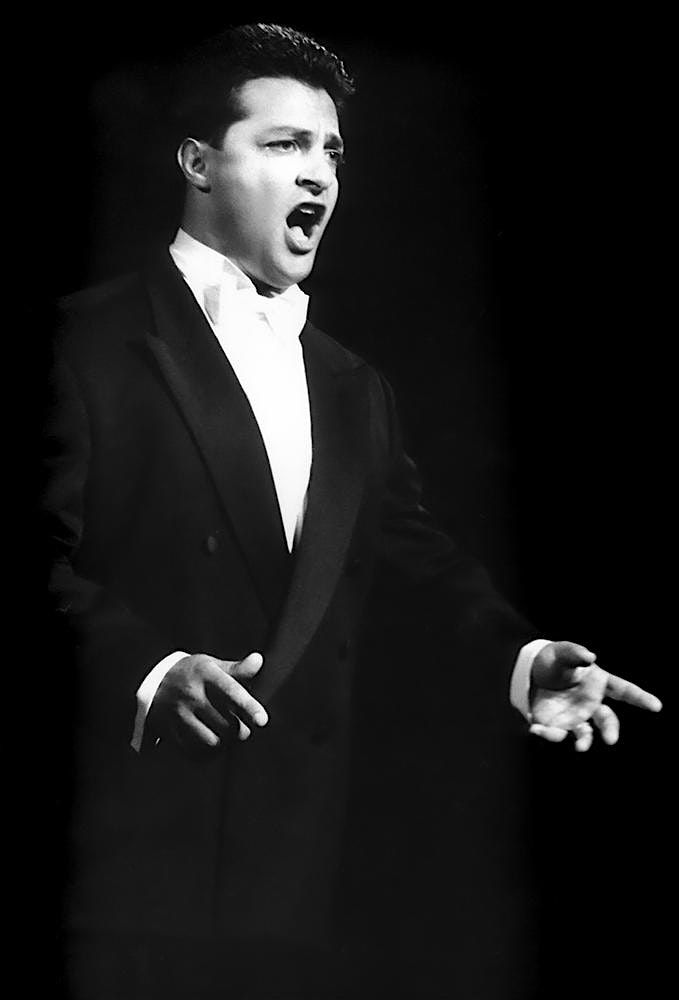 Sensational tenor Marcel Xerri sings Verdi, Puccini and Cardillo