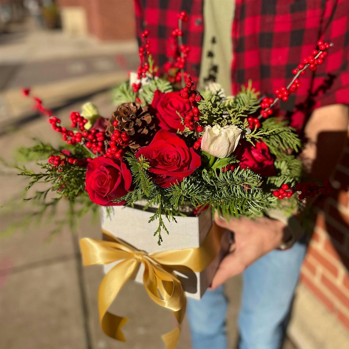 Flower Arranging Class: Holiday Classic Arrangement