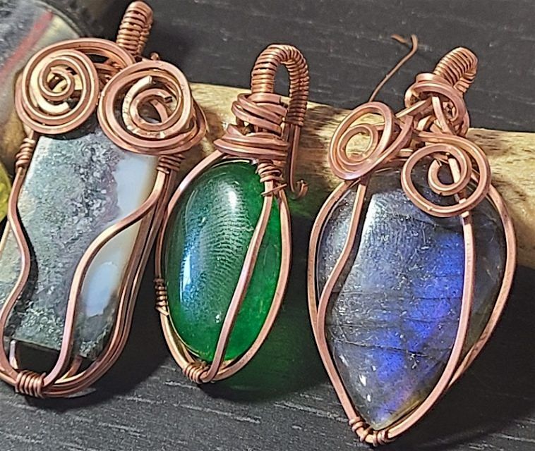 WIRE-WRAPPING CRYSTALS